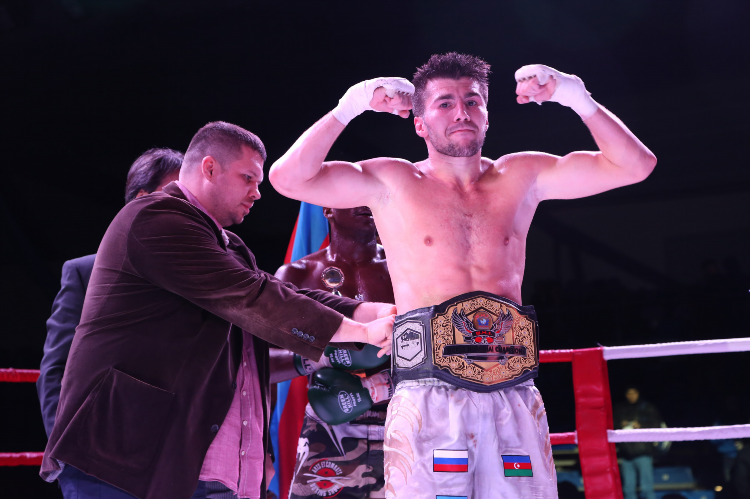 Бокс сегодня утром за звание чемпиона мира