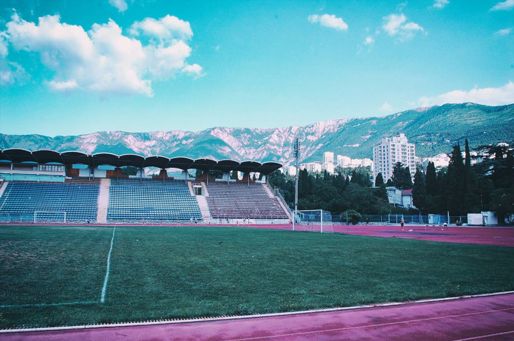 Футбол ялта официальный сайт