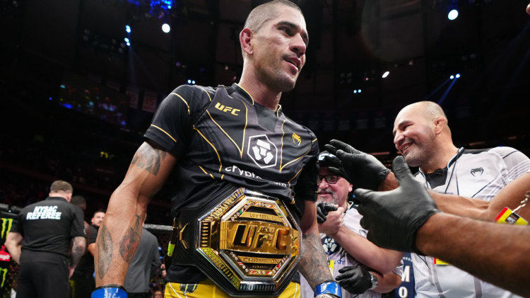 Кто сейчас чемпион ufc в легком весе